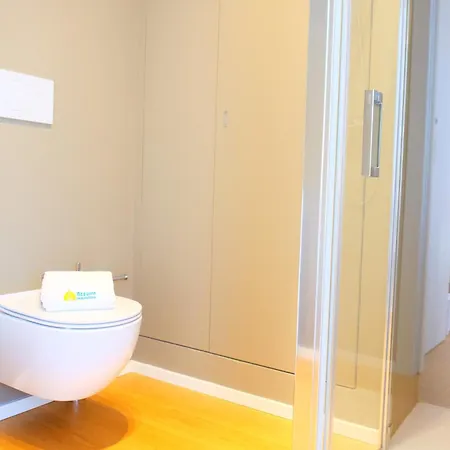 Apartment Shine 06 *